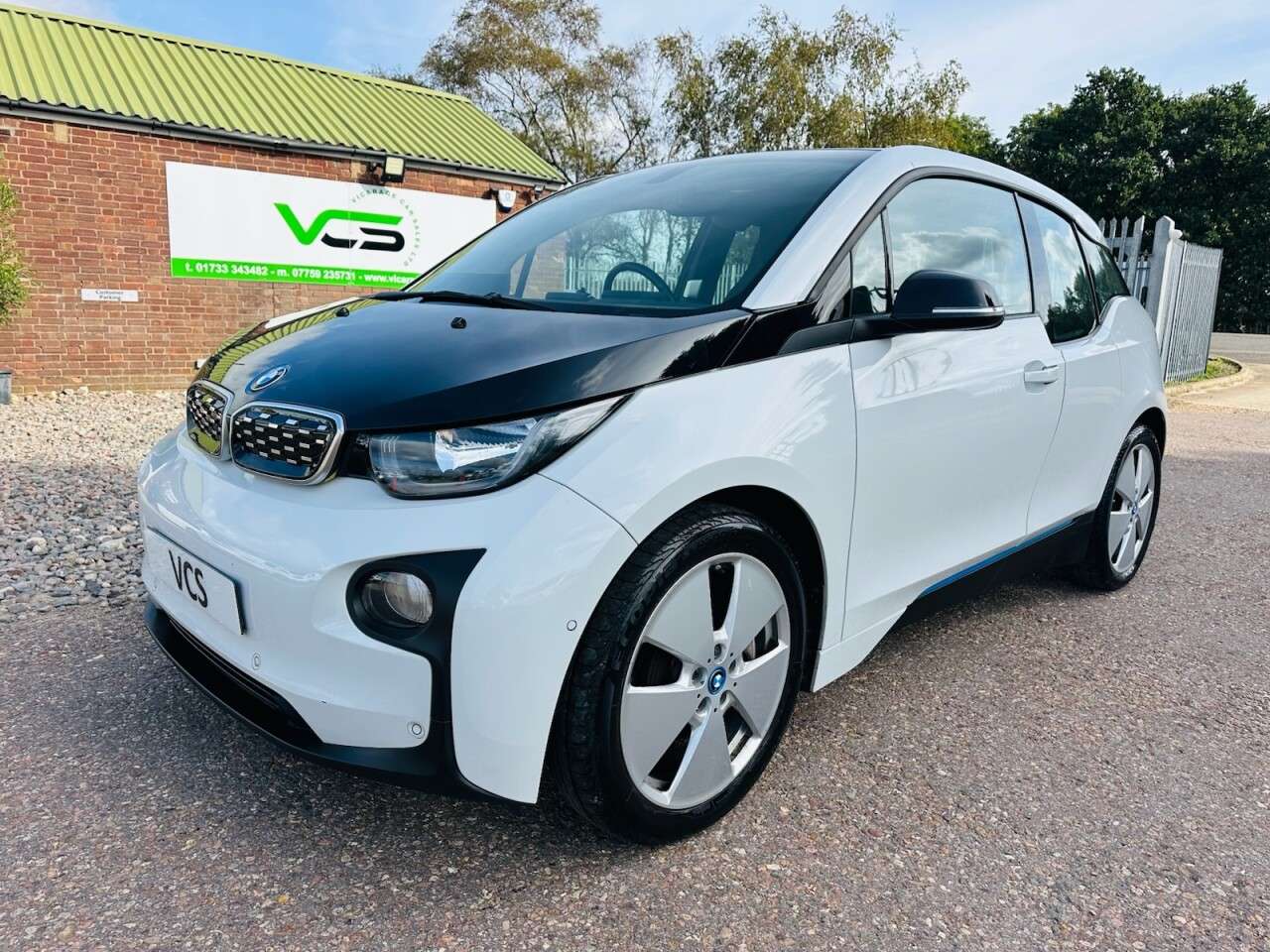 A 2016 BMW I3 Hatchback 5dr Petrol Plug-in Hybrid Auto Euro 6 (s/s) (Range Extender) (170 A 2016 BMW I3 Hatchback 5dr Petrol Plug-in Hybrid Auto Euro 6 (s/s) (Range Extender) (170