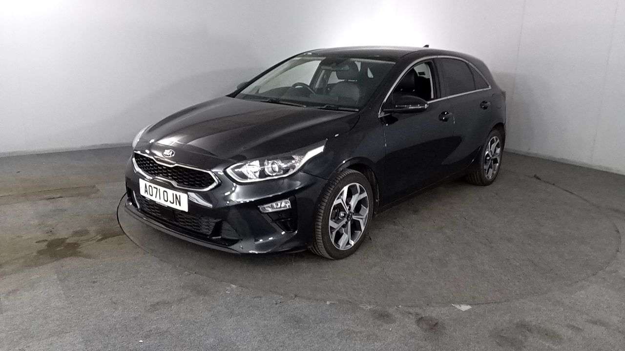 A 2021 KIA CEED 1.6 CRDi MHEV 3 Hatchback 5dr Diesel Hybrid Manual Euro 6 (s/s) (134 bhp) A 2021 KIA CEED 1.6 CRDi MHEV 3 Hatchback 5dr Diesel Hybrid Manual Euro 6 (s/s) (134 bhp)