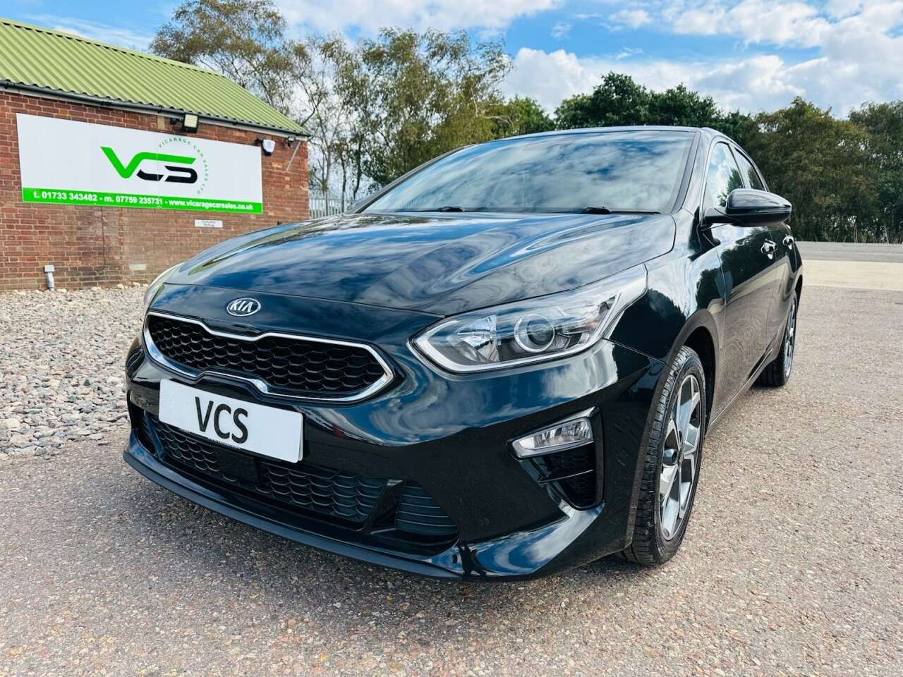 A 2021 KIA CEED 1.6 CRDi MHEV 3 Hatchback 5dr Diesel Hybrid Manual Euro 6 (s/s) (134 bhp) A 2021 KIA CEED 1.6 CRDi MHEV 3 Hatchback 5dr Diesel Hybrid Manual Euro 6 (s/s) (134 bhp)