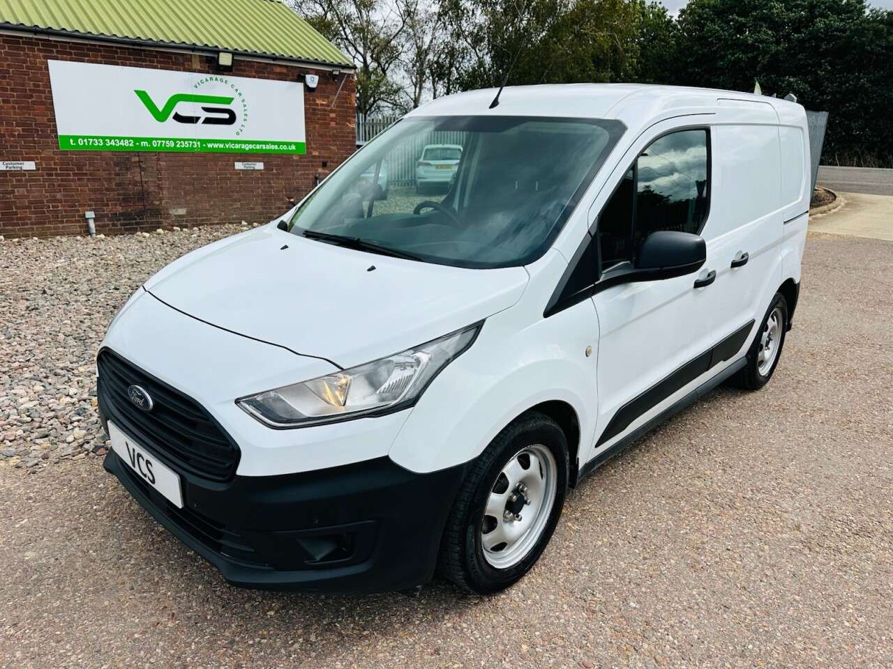 A 2019 FORD TRANSIT CONNECT 1.5 200 EcoBlue Leader Panel Van 5dr Diesel Manual L1 Euro 6 (s/s) (100 ps) A 2019 FORD TRANSIT CONNECT 1.5 200 EcoBlue Leader Panel Van 5dr Diesel Manual L1 Euro 6 (s/s) (100 ps)