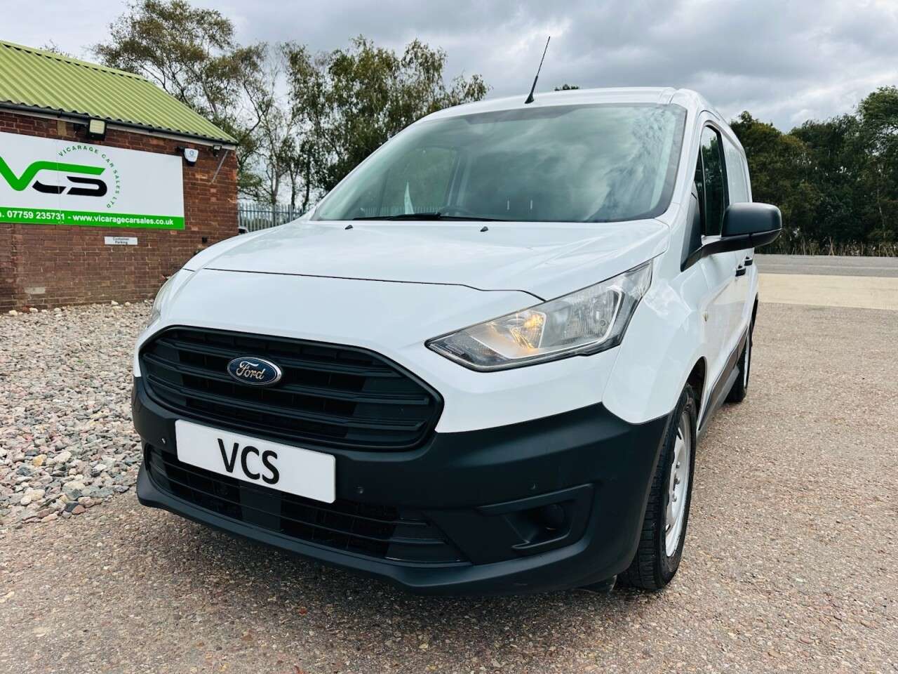 A 2019 FORD TRANSIT CONNECT 1.5 200 EcoBlue Leader Panel Van 5dr Diesel Manual L1 Euro 6 (s/s) (100 ps) A 2019 FORD TRANSIT CONNECT 1.5 200 EcoBlue Leader Panel Van 5dr Diesel Manual L1 Euro 6 (s/s) (100 ps)