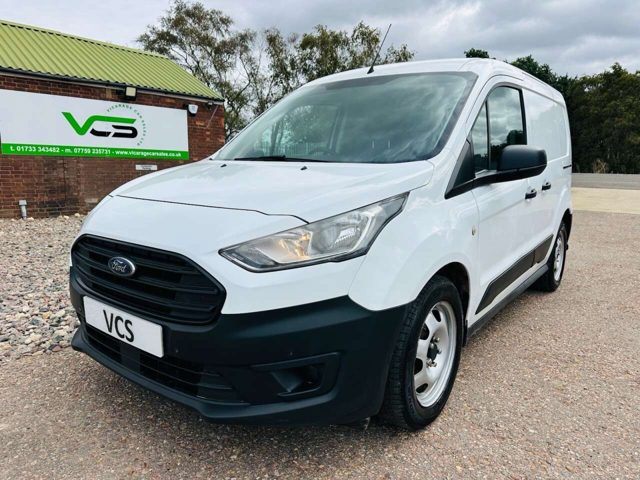 A 2019 FORD TRANSIT CONNECT 1.5 200 EcoBlue Leader Panel Van 5dr Diesel Manual L1 Euro 6 (s/s) (100 ps) A 2019 FORD TRANSIT CONNECT 1.5 200 EcoBlue Leader Panel Van 5dr Diesel Manual L1 Euro 6 (s/s) (100 ps)