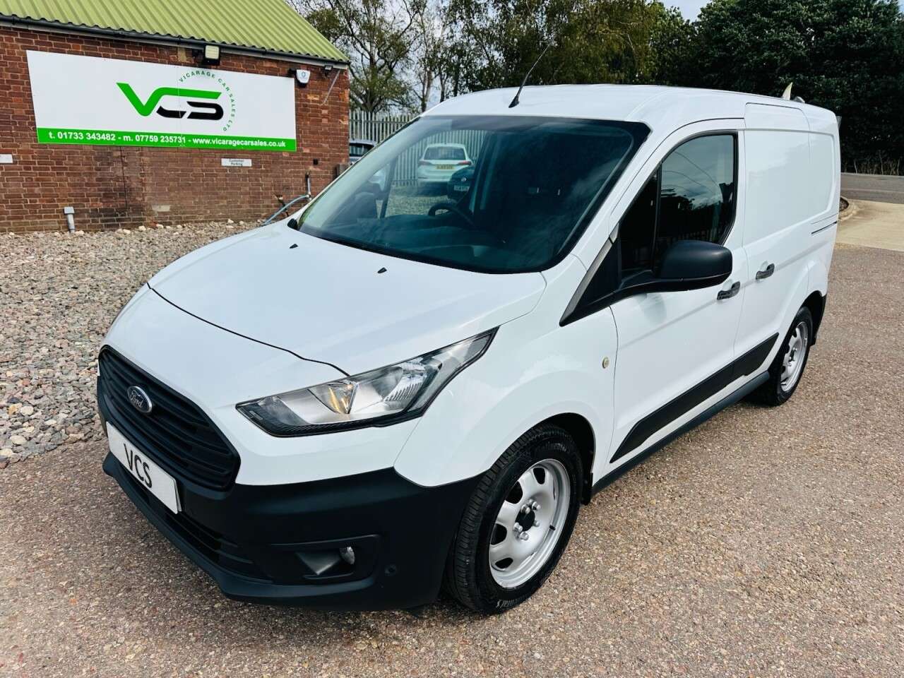 A 2020 FORD TRANSIT CONNECT 1.5 200 EcoBlue Leader Panel Van 5dr Diesel Manual L1 Euro 6 (s/s) (100 ps) A 2020 FORD TRANSIT CONNECT 1.5 200 EcoBlue Leader Panel Van 5dr Diesel Manual L1 Euro 6 (s/s) (100 ps)