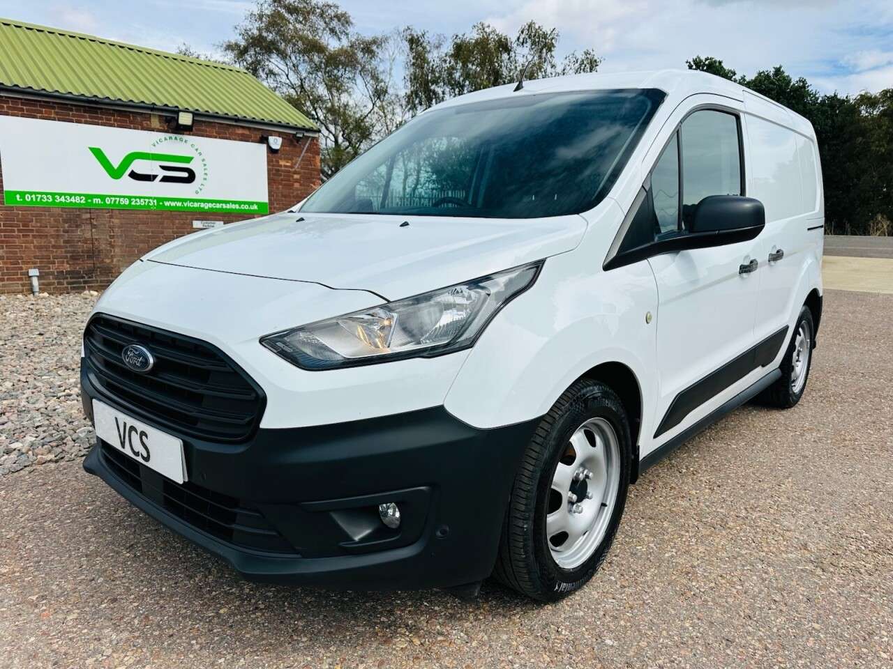 A 2020 FORD TRANSIT CONNECT 1.5 200 EcoBlue Leader Panel Van 5dr Diesel Manual L1 Euro 6 (s/s) (100 ps) A 2020 FORD TRANSIT CONNECT 1.5 200 EcoBlue Leader Panel Van 5dr Diesel Manual L1 Euro 6 (s/s) (100 ps)