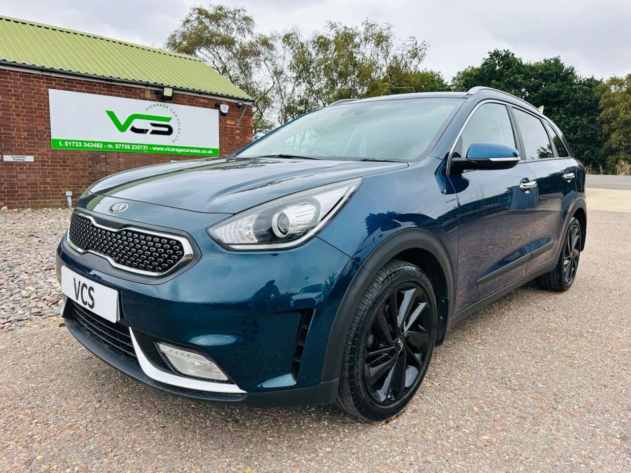 A 2016 KIA NIRO 1.6h GDi 3 SUV 5dr Petrol Hybrid DCT Euro 6 (s/s) (139 bhp) A 2016 KIA NIRO 1.6h GDi 3 SUV 5dr Petrol Hybrid DCT Euro 6 (s/s) (139 bhp)