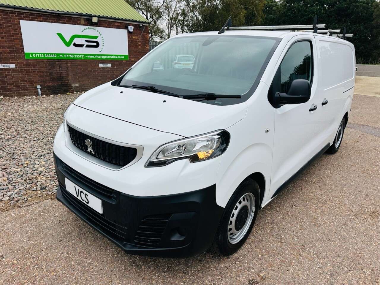 A 2019 PEUGEOT EXPERT 1.5 BlueHDi 1000 Professional Standard Panel Van 6dr Diesel Manual MWB Euro A 2019 PEUGEOT EXPERT 1.5 BlueHDi 1000 Professional Standard Panel Van 6dr Diesel Manual MWB Euro