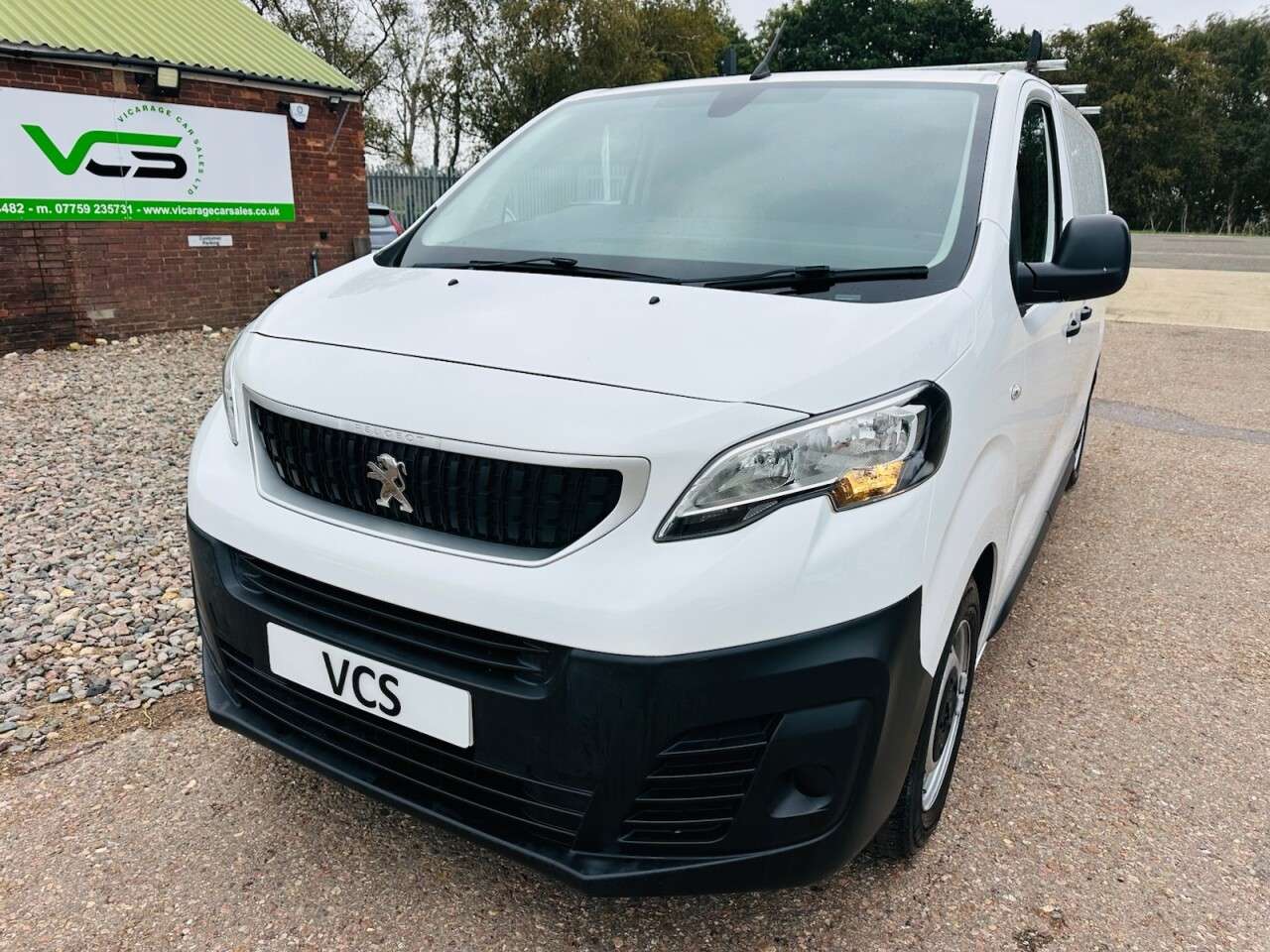 A 2019 PEUGEOT EXPERT 1.5 BlueHDi 1000 Professional Standard Panel Van 6dr Diesel Manual MWB Euro A 2019 PEUGEOT EXPERT 1.5 BlueHDi 1000 Professional Standard Panel Van 6dr Diesel Manual MWB Euro