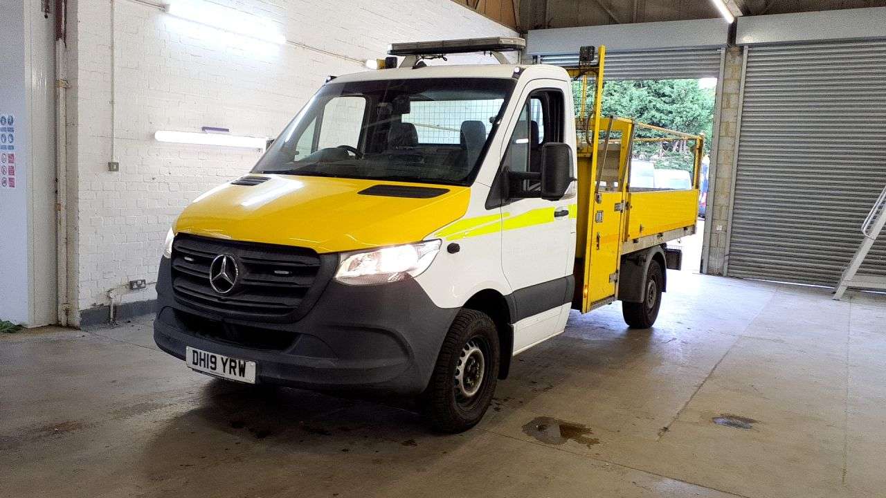 A 2019 MERCEDES-BENZ SPRINTER 2.1 314 CDI Chassis Cab 2dr Diesel Manual RWD L2 Euro 6 (143 ps) A 2019 MERCEDES-BENZ SPRINTER 2.1 314 CDI Chassis Cab 2dr Diesel Manual RWD L2 Euro 6 (143 ps)