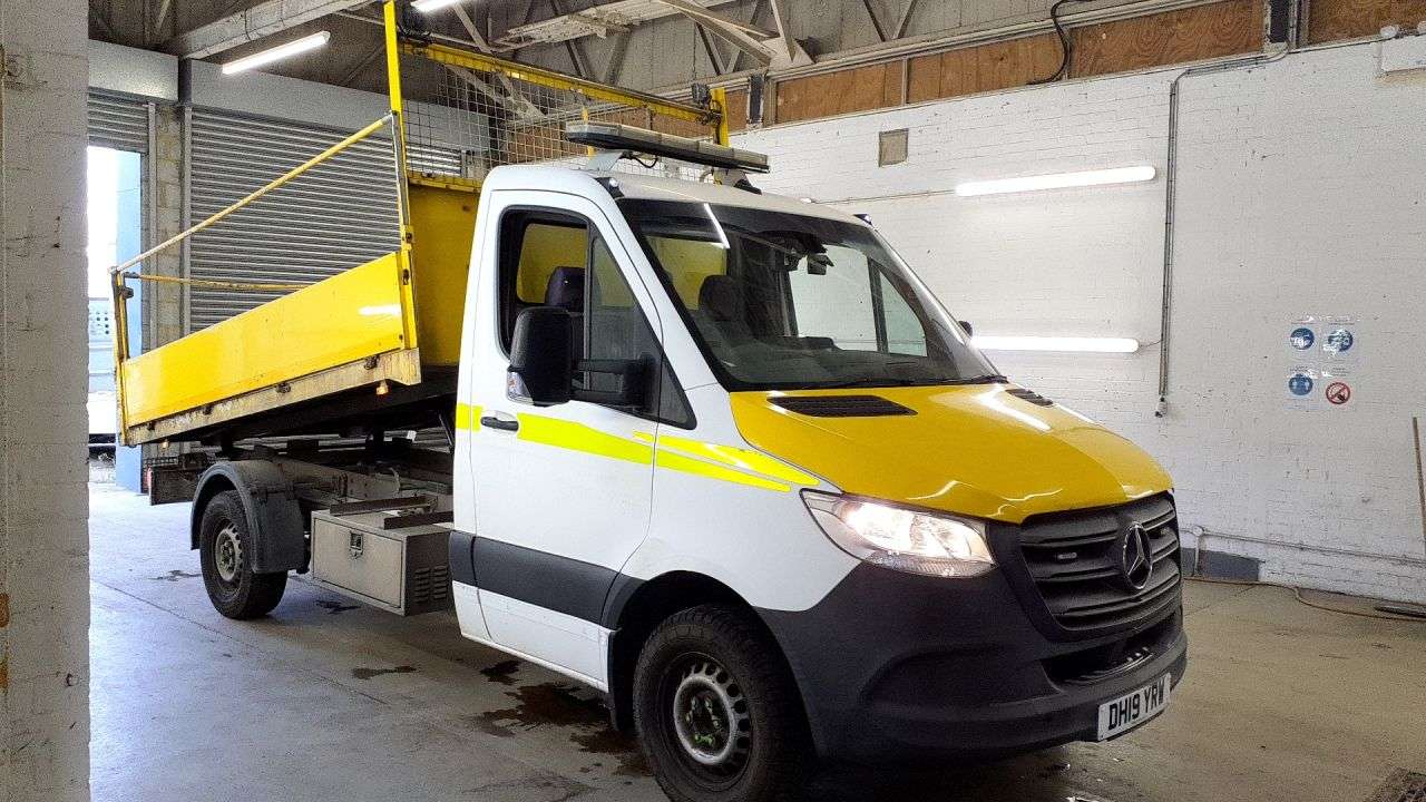 A 2019 MERCEDES-BENZ SPRINTER 2.1 314 CDI Chassis Cab 2dr Diesel Manual RWD L2 Euro 6 (143 ps) A 2019 MERCEDES-BENZ SPRINTER 2.1 314 CDI Chassis Cab 2dr Diesel Manual RWD L2 Euro 6 (143 ps)