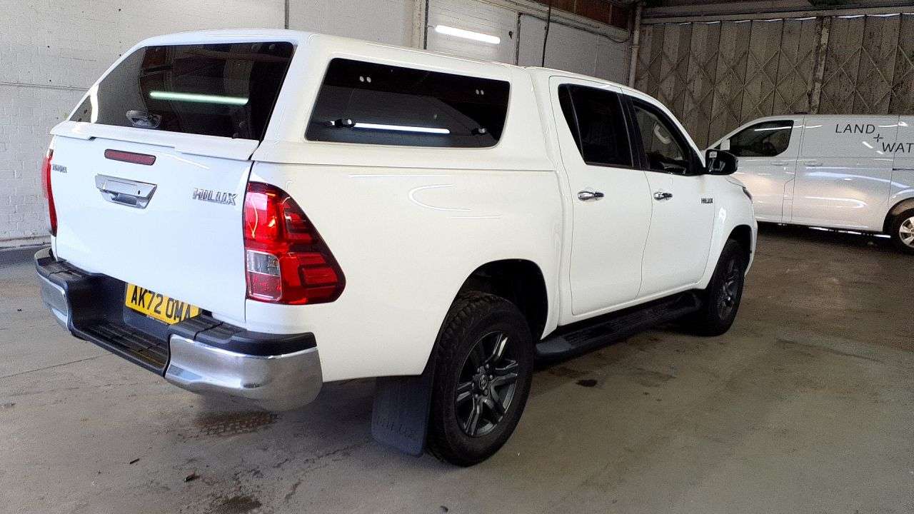 A 2022 TOYOTA HILUX 2.4 D-4D Icon Pickup Double Cab 4dr Diesel Auto 4WD Euro 6 (s/s) (150 ps) A 2022 TOYOTA HILUX 2.4 D-4D Icon Pickup Double Cab 4dr Diesel Auto 4WD Euro 6 (s/s) (150 ps)