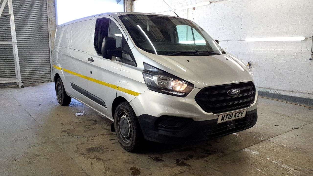 A 2018 FORD TRANSIT CUSTOM 2.0 320 EcoBlue Panel Van 5dr Diesel Manual L2 H1 Euro 6 (130 ps) A 2018 FORD TRANSIT CUSTOM 2.0 320 EcoBlue Panel Van 5dr Diesel Manual L2 H1 Euro 6 (130 ps)