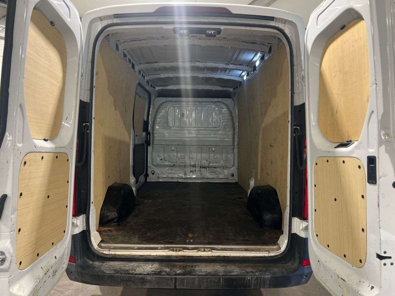 A 2023 MAXUS DELIVER 9 2.0 D20 Panel Van 5dr Diesel Manual FWD L3 H2 Euro 6 (s/s) (163 ps) A 2023 MAXUS DELIVER 9 2.0 D20 Panel Van 5dr Diesel Manual FWD L3 H2 Euro 6 (s/s) (163 ps)
