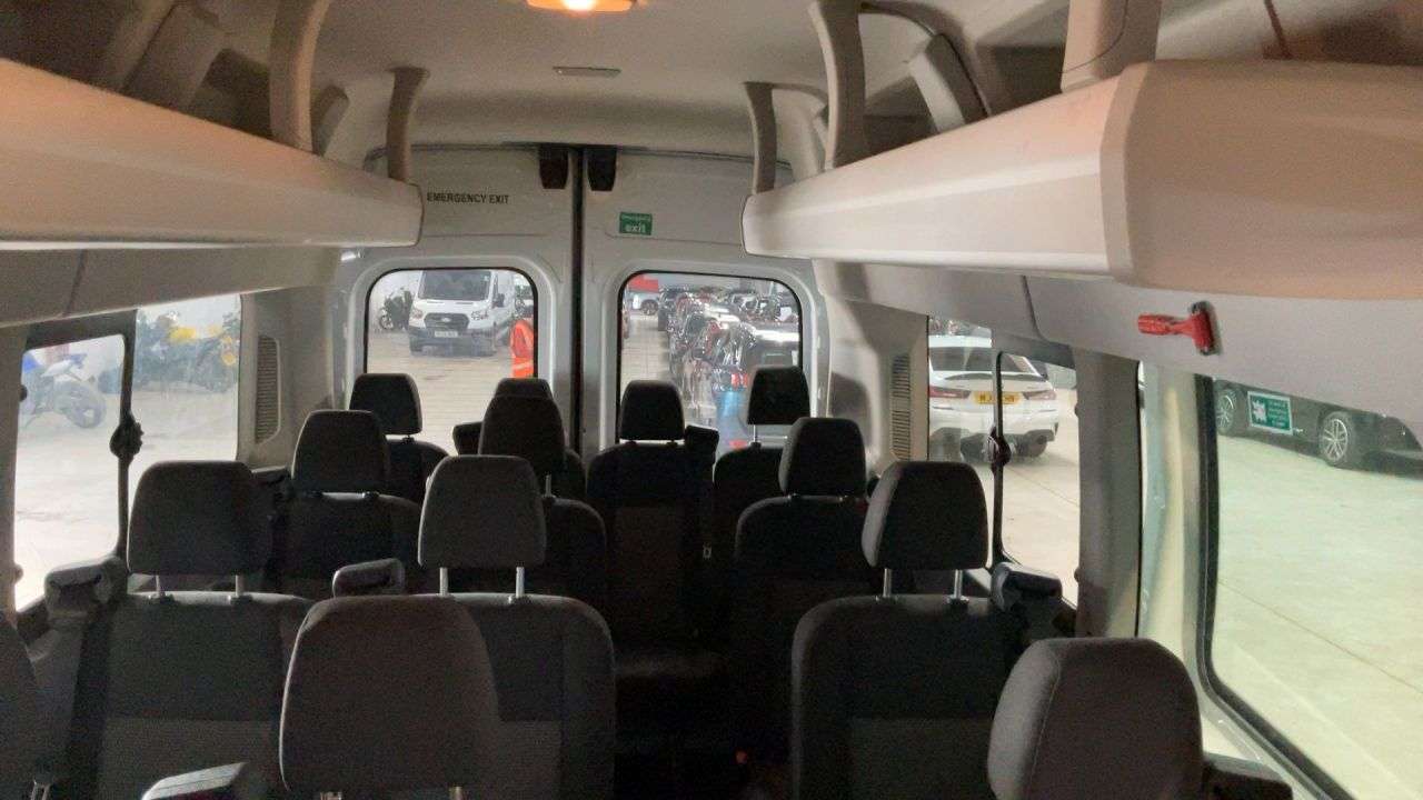 A 2017 FORD TRANSIT 2.2 TDCi 460 HDT Minibus 5dr Diesel Manual L4 H3 (18 seats) (196 g/km, 123 A 2017 FORD TRANSIT 2.2 TDCi 460 HDT Minibus 5dr Diesel Manual L4 H3 (18 seats) (196 g/km, 123