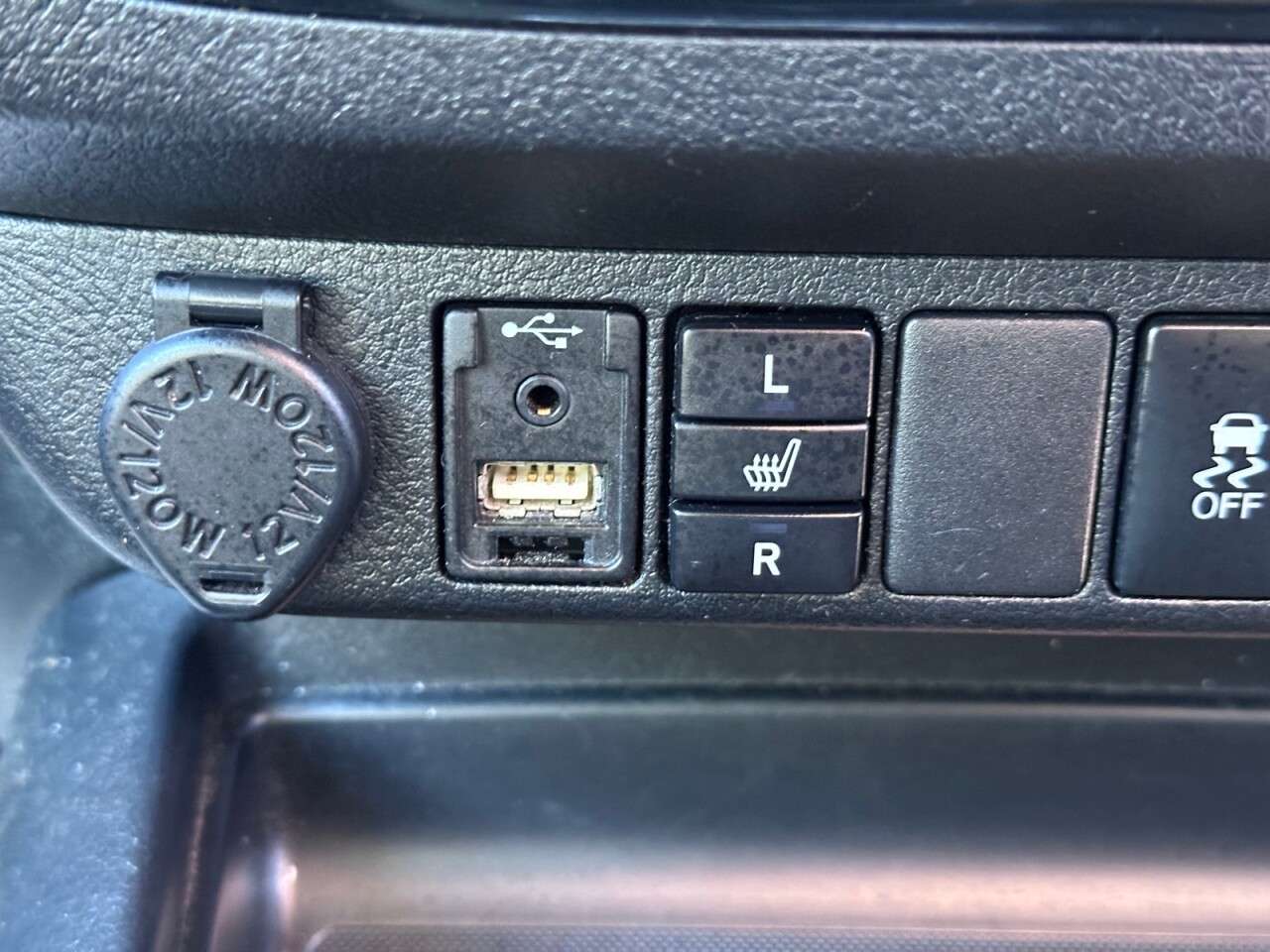 null TOYOTA HI-LUX null TOYOTA HI-LUX