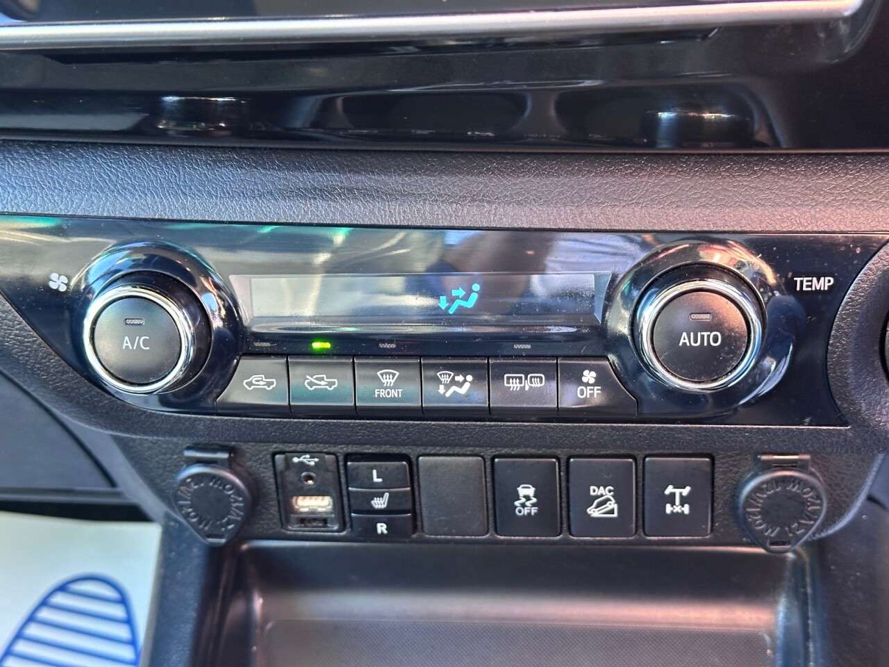 null TOYOTA HI-LUX null TOYOTA HI-LUX