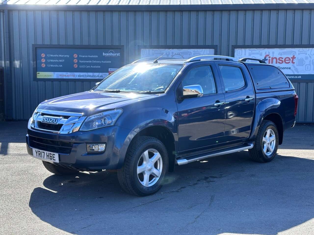 A 2017 ISUZU D-MAX 2.5 TD Utah Vision Pickup 4dr Diesel Manual 4x4 (192 g/km, 161 bhp) A 2017 ISUZU D-MAX 2.5 TD Utah Vision Pickup 4dr Diesel Manual 4x4 (192 g/km, 161 bhp)