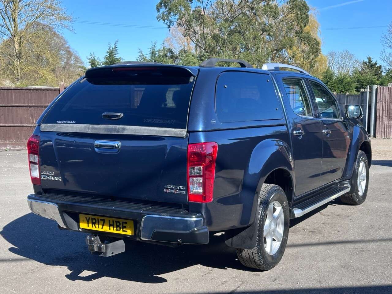 2017 ISUZU D-MAX 2017 ISUZU D-MAX