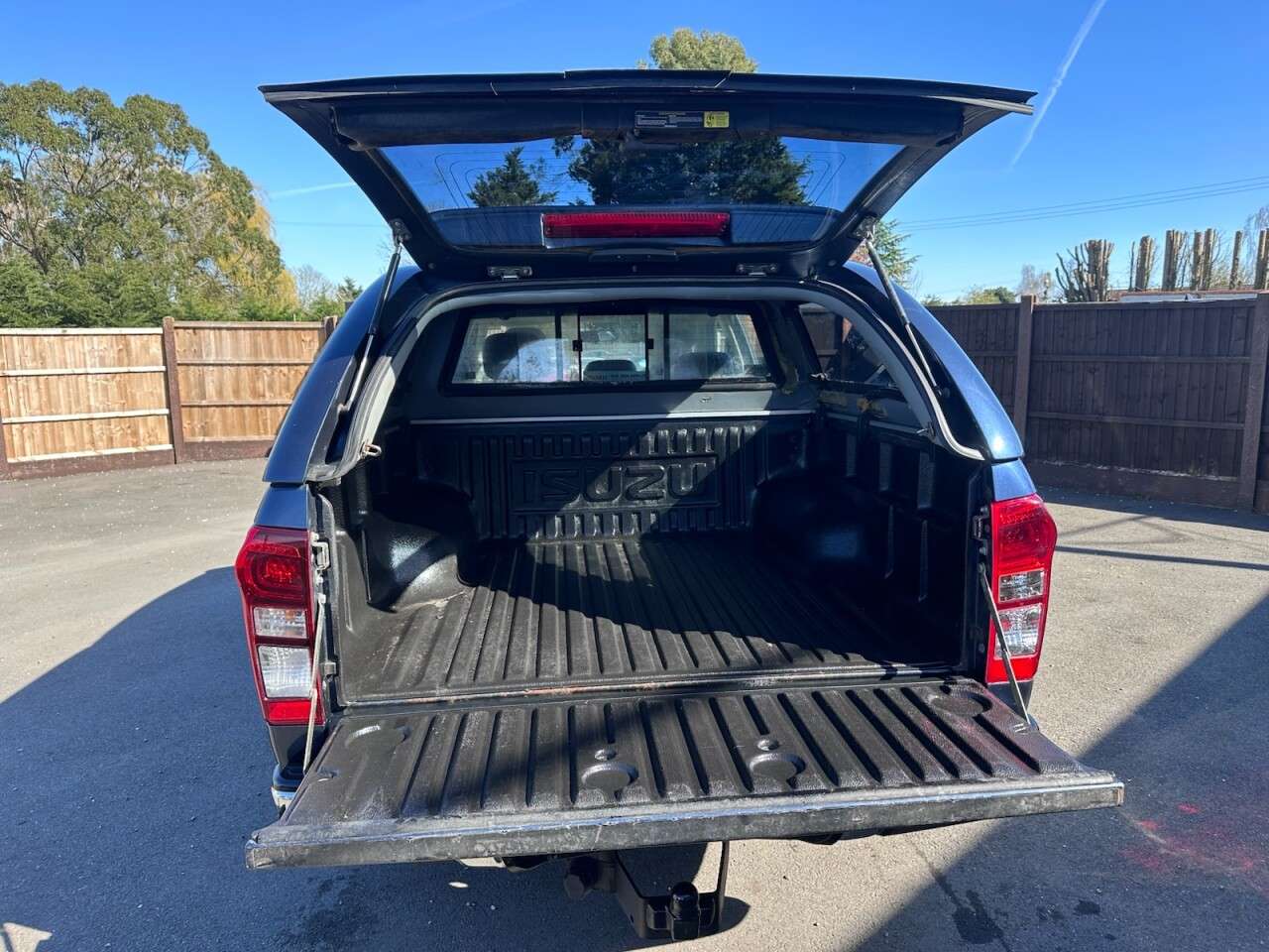 2017 ISUZU D-MAX 2017 ISUZU D-MAX