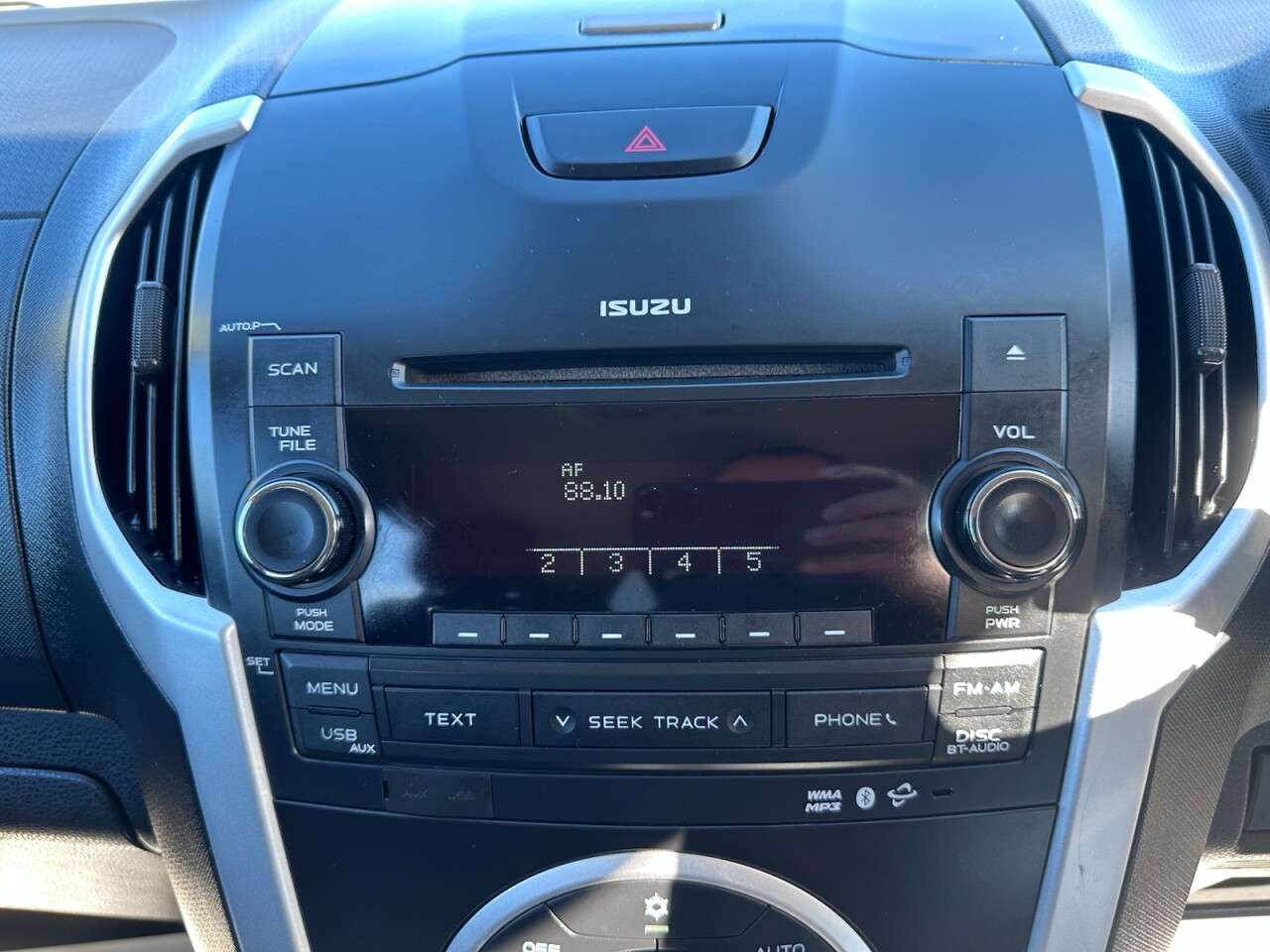 2017 ISUZU D-MAX 2017 ISUZU D-MAX