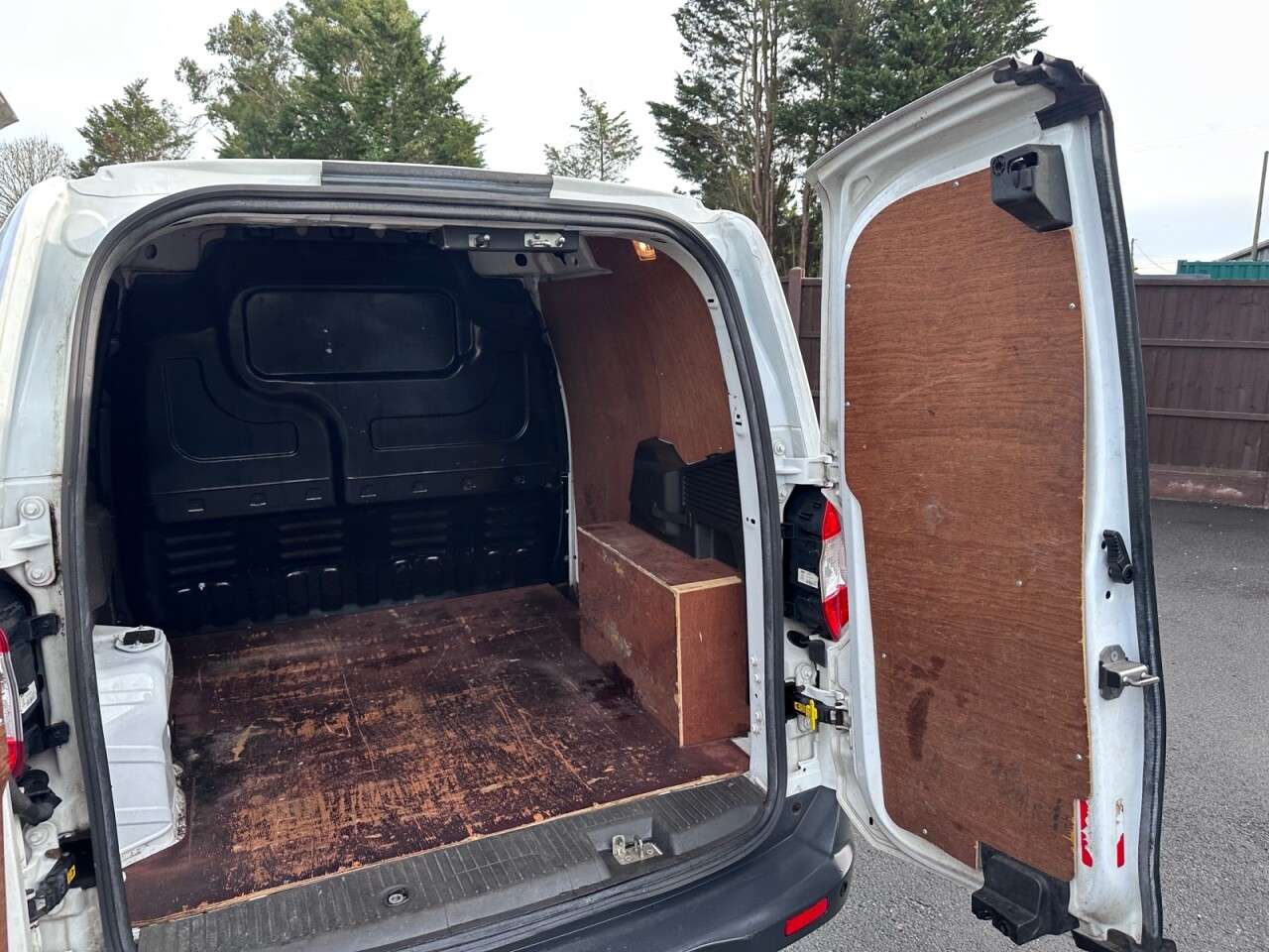 2019 FORD TRANSIT COURIER 2019 FORD TRANSIT COURIER