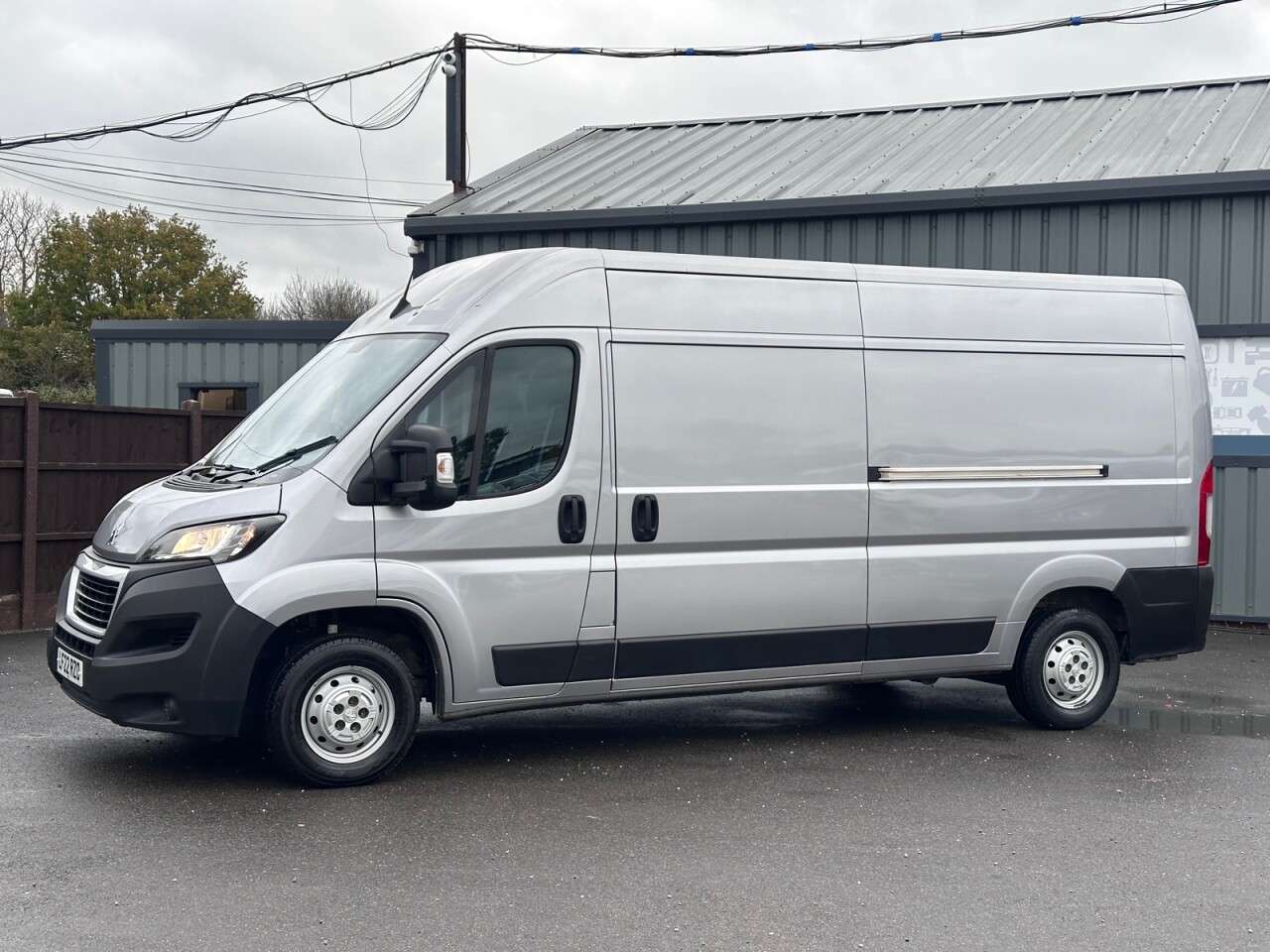 A 2022 PEUGEOT BOXER 2.2 BlueHDi 335 Professional Panel Van 5dr Diesel Manual L3 H2 Euro 6 (s/s) A 2022 PEUGEOT BOXER 2.2 BlueHDi 335 Professional Panel Van 5dr Diesel Manual L3 H2 Euro 6 (s/s)