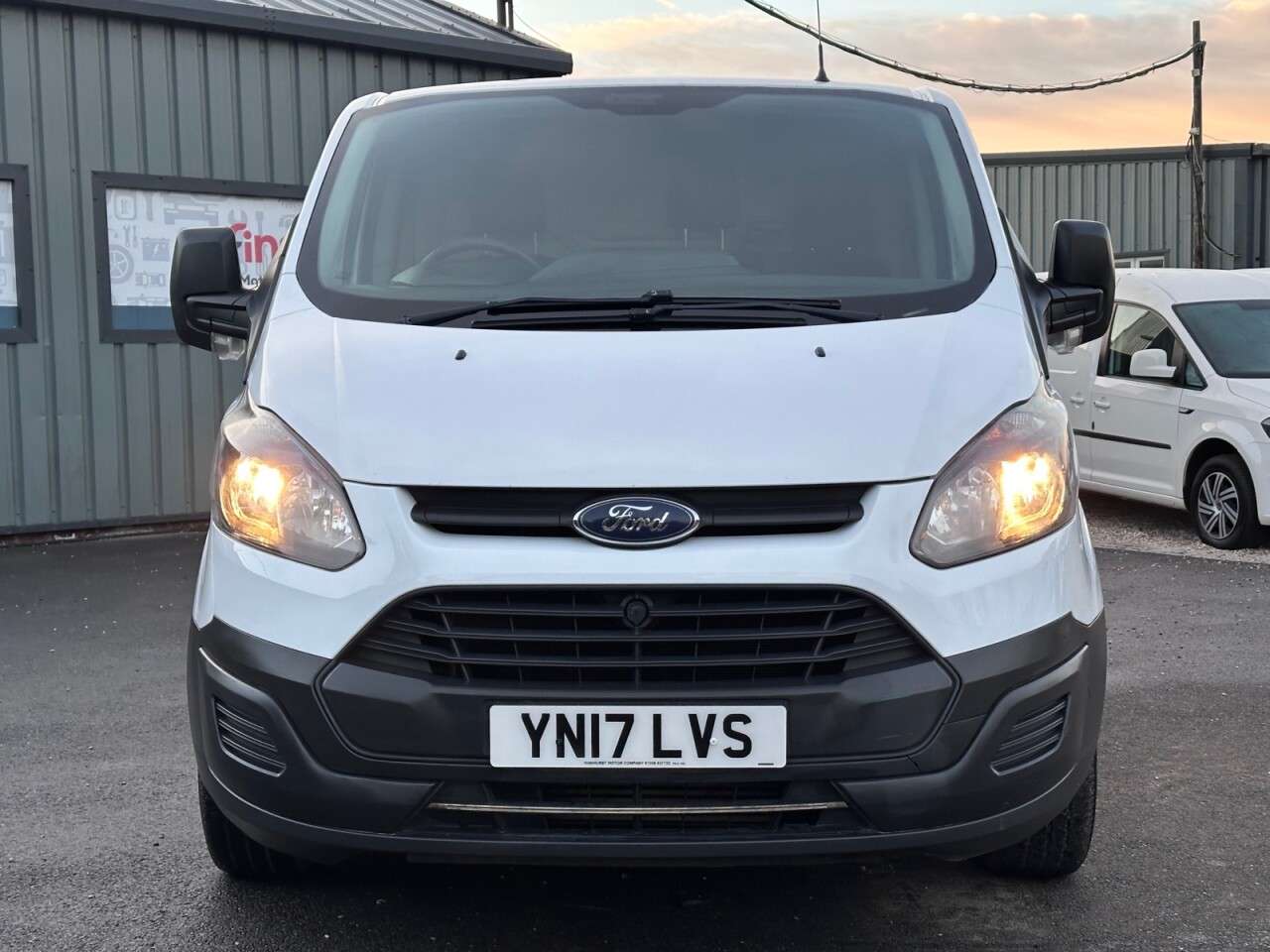 A 2017 FORD TRANSIT CUSTOM 2.0 TDCi 270 Panel Van 5dr Diesel Manual L1 H1 (163 g/km, 104 bhp) A 2017 FORD TRANSIT CUSTOM 2.0 TDCi 270 Panel Van 5dr Diesel Manual L1 H1 (163 g/km, 104 bhp)