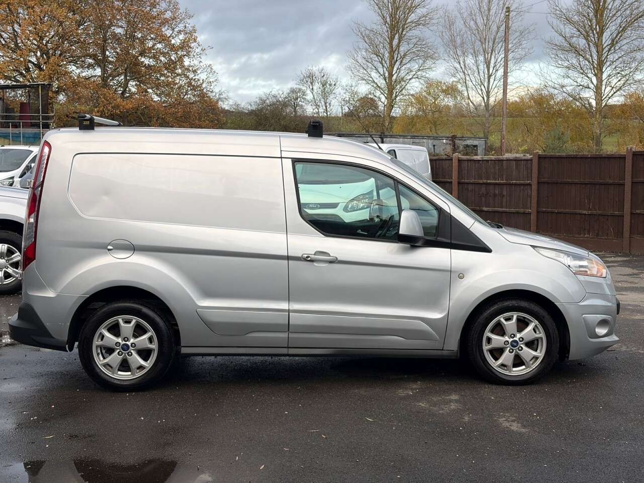 A 2014 FORD TRANSIT CONNECT 1.6 TDCi 200 Limited Panel Van 4dr Diesel Manual L1 H1 (124 g/km, 113 bhp) A 2014 FORD TRANSIT CONNECT 1.6 TDCi 200 Limited Panel Van 4dr Diesel Manual L1 H1 (124 g/km, 113 bhp)