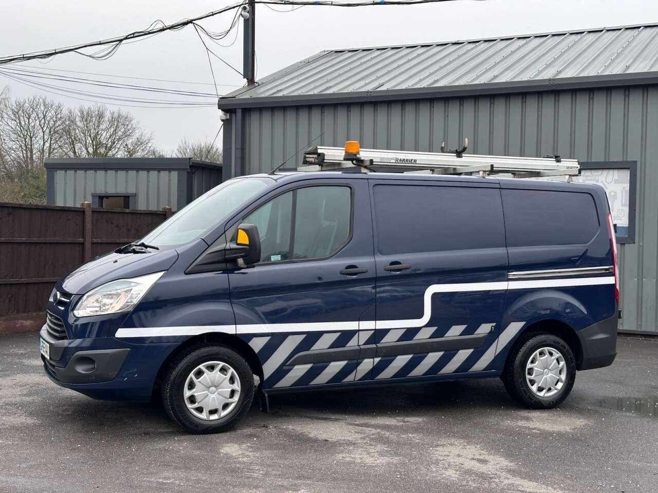 A 0 FORD TRANSIT CUSTOM 2.2 TDCi 310 Trend Panel Van 5dr Diesel Manual L1 H1 (186 g/km, 123 bhp) 2. A 0 FORD TRANSIT CUSTOM 2.2 TDCi 310 Trend Panel Van 5dr Diesel Manual L1 H1 (186 g/km, 123 bhp) 2.