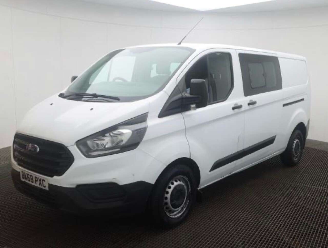 A 2018 FORD TRANSIT CUSTOM 2.0 320 EcoBlue Crew Van Double Cab 5dr Diesel Manual L2 H1 Euro 6 (6 Seat) A 2018 FORD TRANSIT CUSTOM 2.0 320 EcoBlue Crew Van Double Cab 5dr Diesel Manual L2 H1 Euro 6 (6 Seat)
