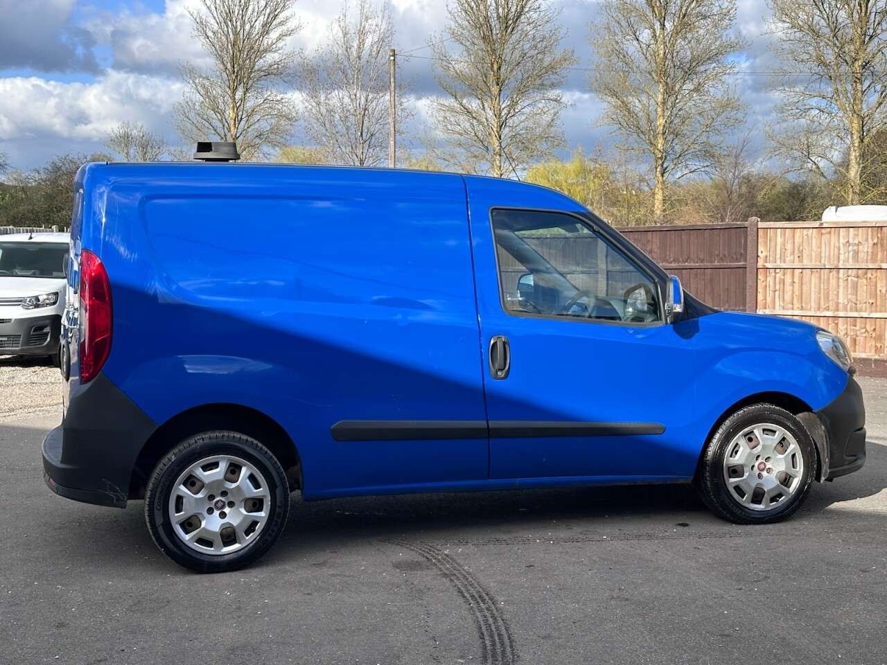 A 2016 FIAT DOBLO 1.3 JTD MultiJetII 16v SX Tecnico Panel Van 4dr Diesel Manual L1 H1 (126 g/ A 2016 FIAT DOBLO 1.3 JTD MultiJetII 16v SX Tecnico Panel Van 4dr Diesel Manual L1 H1 (126 g/