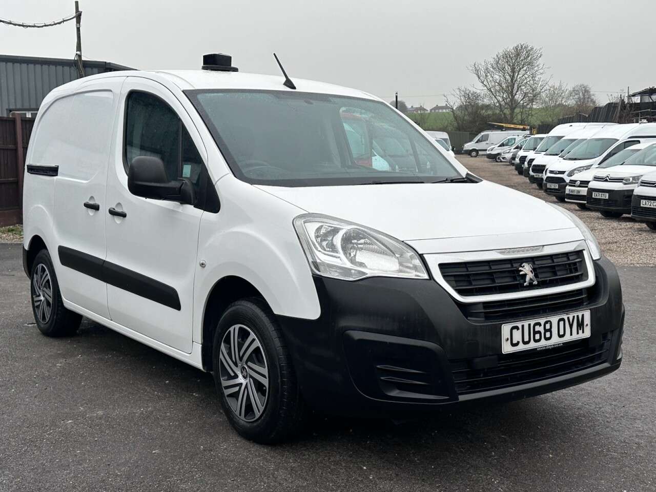 A 2018 PEUGEOT PARTNER 1.6 BlueHDi 651 Professional Panel Van 5dr Diesel Manual L1 (112 g/km, 73.9 A 2018 PEUGEOT PARTNER 1.6 BlueHDi 651 Professional Panel Van 5dr Diesel Manual L1 (112 g/km, 73.9