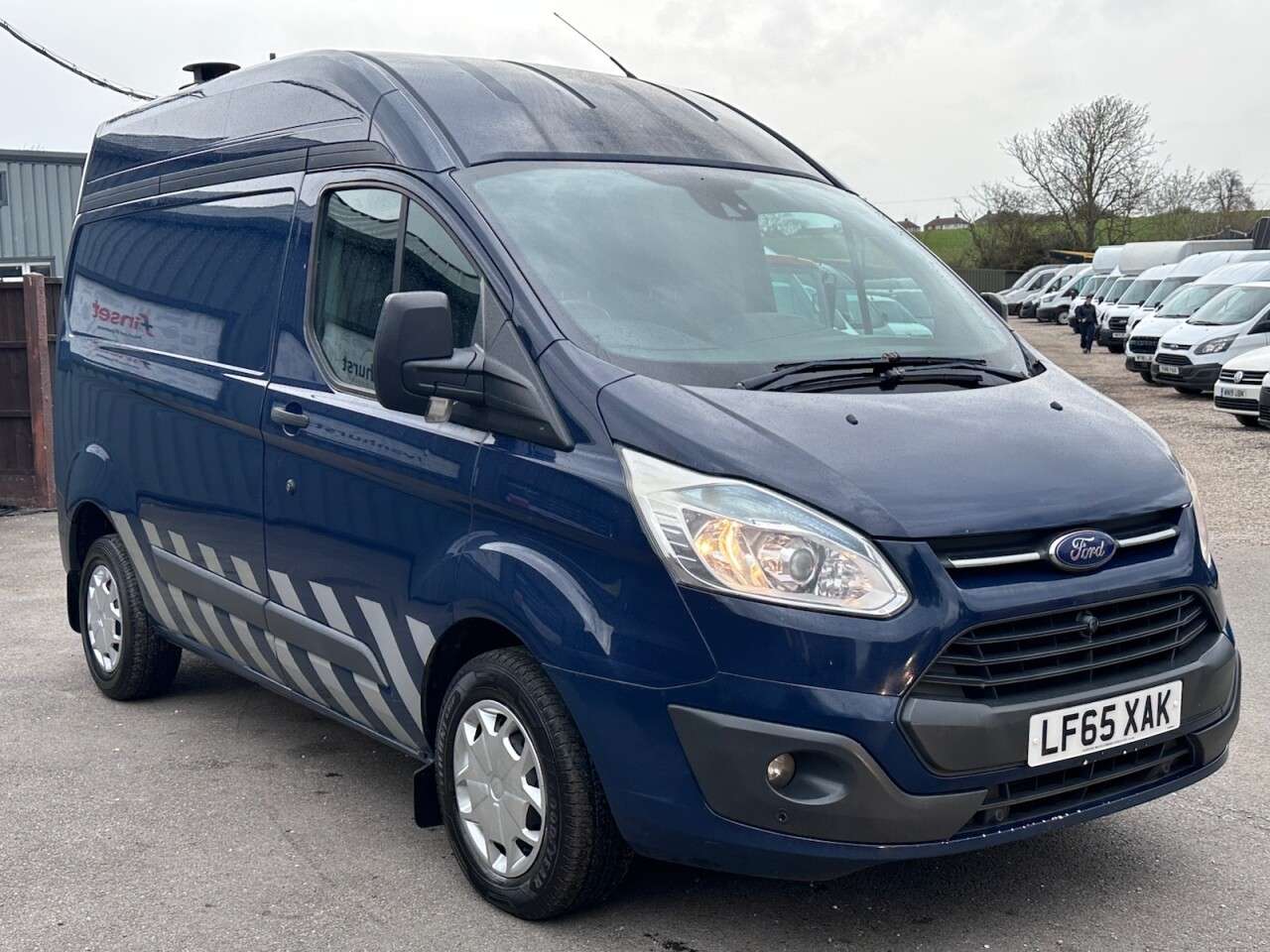 A 2015 FORD TRANSIT CUSTOM 2.2 TDCi 310 Trend Panel Van 5dr Diesel Manual L1 H1 (186 g/km, 123 bhp) A 2015 FORD TRANSIT CUSTOM 2.2 TDCi 310 Trend Panel Van 5dr Diesel Manual L1 H1 (186 g/km, 123 bhp)