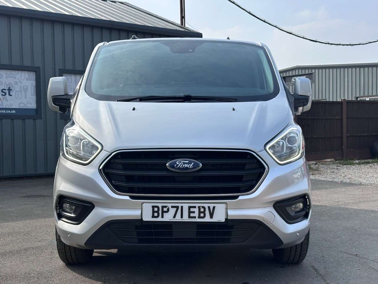 A 2022 FORD TRANSIT CUSTOM 2.0 300 EcoBlue Limited Panel Van 5dr Diesel Manual L2 H1 Euro 6 (s/s) (130 A 2022 FORD TRANSIT CUSTOM 2.0 300 EcoBlue Limited Panel Van 5dr Diesel Manual L2 H1 Euro 6 (s/s) (130