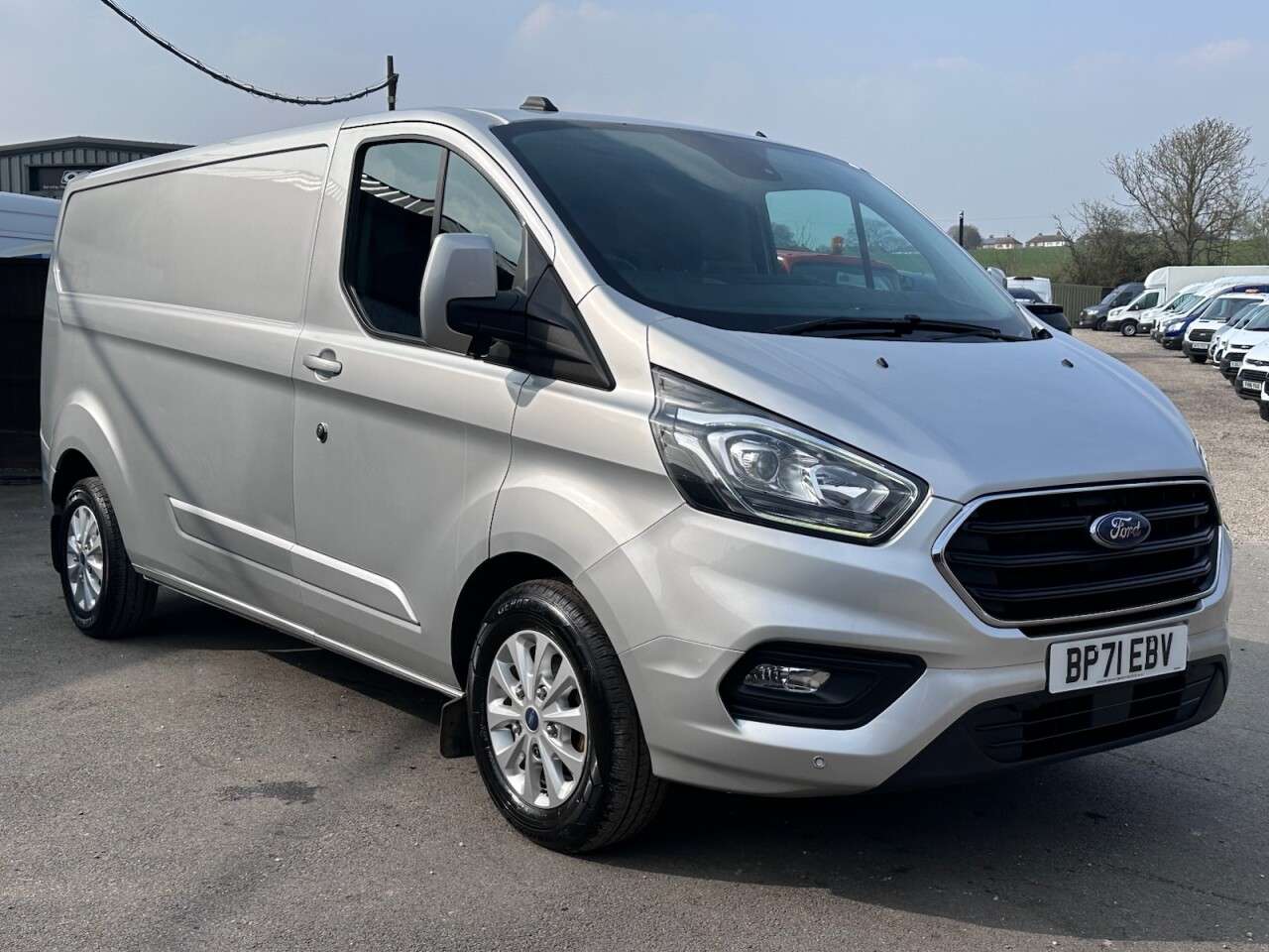 A 2022 FORD TRANSIT CUSTOM 2.0 300 EcoBlue Limited Panel Van 5dr Diesel Manual L2 H1 Euro 6 (s/s) (130 A 2022 FORD TRANSIT CUSTOM 2.0 300 EcoBlue Limited Panel Van 5dr Diesel Manual L2 H1 Euro 6 (s/s) (130