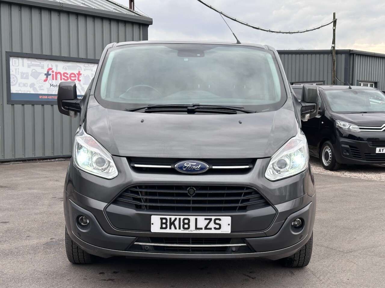 A 2018 FORD TRANSIT CUSTOM 310 LIMITED LR DCB A 2018 FORD TRANSIT CUSTOM 310 LIMITED LR DCB