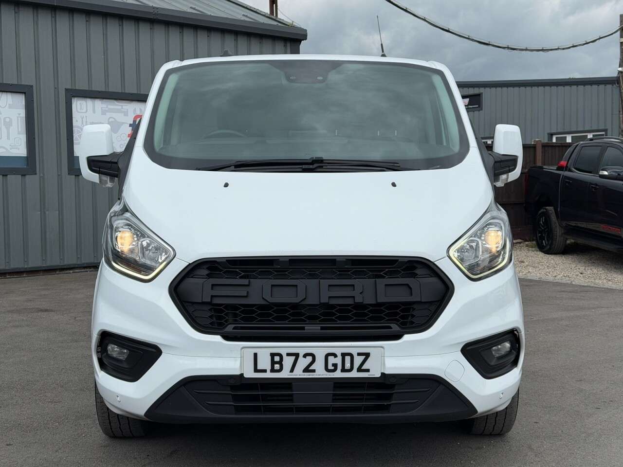 A 2023 FORD TRANSIT CUSTOM 2.0 300 EcoBlue Limited Panel Van 5dr Diesel Manual L1 H1 Euro 6 (s/s) (130 A 2023 FORD TRANSIT CUSTOM 2.0 300 EcoBlue Limited Panel Van 5dr Diesel Manual L1 H1 Euro 6 (s/s) (130