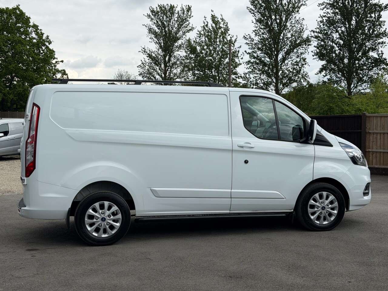 A 2023 FORD TRANSIT CUSTOM 2.0 300 EcoBlue Limited Panel Van 5dr Diesel Manual L1 H1 Euro 6 (s/s) (130 A 2023 FORD TRANSIT CUSTOM 2.0 300 EcoBlue Limited Panel Van 5dr Diesel Manual L1 H1 Euro 6 (s/s) (130
