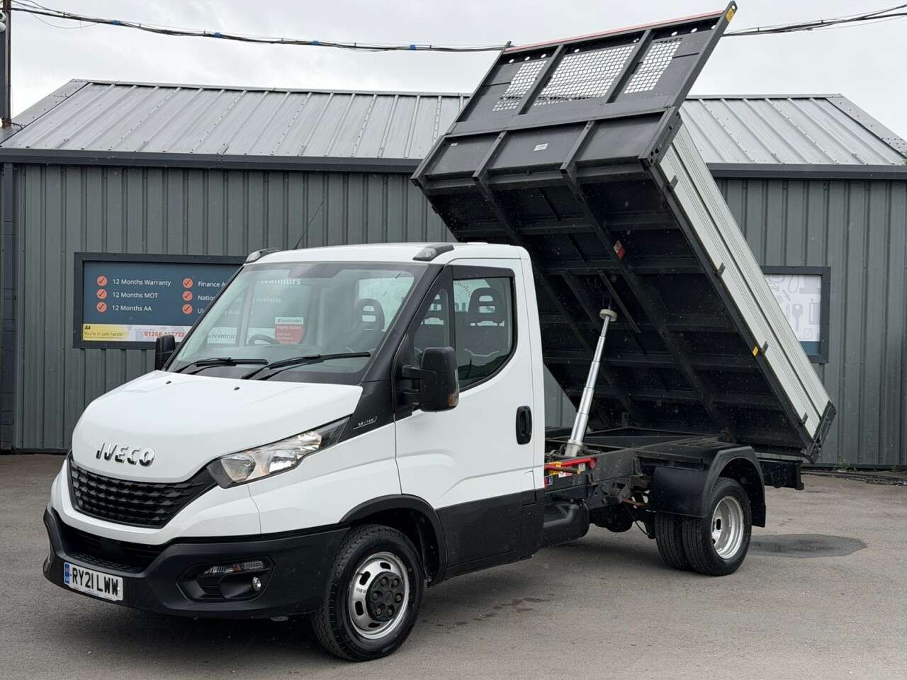 A 2021 IVECO DAILY 2.3D HPI 14V Business 35C 3450 Tipper 2dr Diesel Manual L2 Euro 6 (s/s) (Al A 2021 IVECO DAILY 2.3D HPI 14V Business 35C 3450 Tipper 2dr Diesel Manual L2 Euro 6 (s/s) (Al