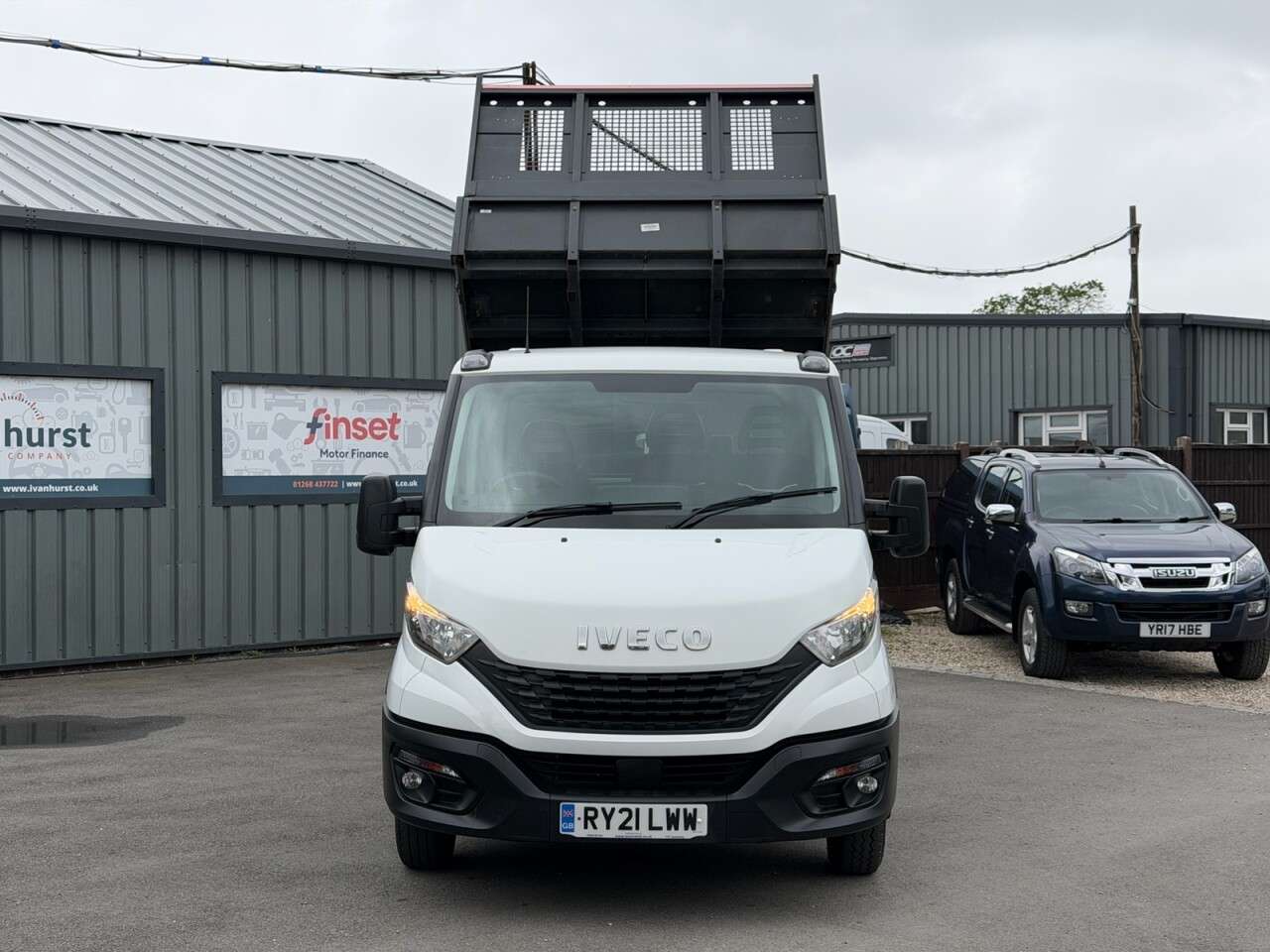 A 2021 IVECO DAILY 2.3D HPI 14V Business 35C 3450 Tipper 2dr Diesel Manual L2 Euro 6 (s/s) (Al A 2021 IVECO DAILY 2.3D HPI 14V Business 35C 3450 Tipper 2dr Diesel Manual L2 Euro 6 (s/s) (Al