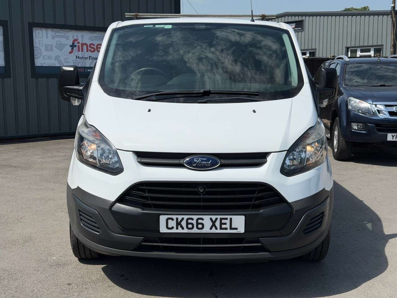 A 2017 FORD TRANSIT CUSTOM 2.0 TDCi 270 Panel Van 5dr Diesel Manual L1 H1 (163 g/km, 104 bhp) A 2017 FORD TRANSIT CUSTOM 2.0 TDCi 270 Panel Van 5dr Diesel Manual L1 H1 (163 g/km, 104 bhp)