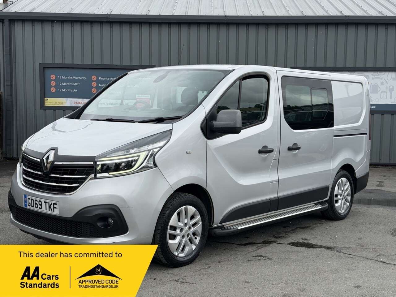 A 2019 RENAULT TRAFIC 2.0 dCi ENERGY 30 Sport Nav Crew Van Double Cab 6dr Diesel Manual SWB Euro A 2019 RENAULT TRAFIC 2.0 dCi ENERGY 30 Sport Nav Crew Van Double Cab 6dr Diesel Manual SWB Euro
