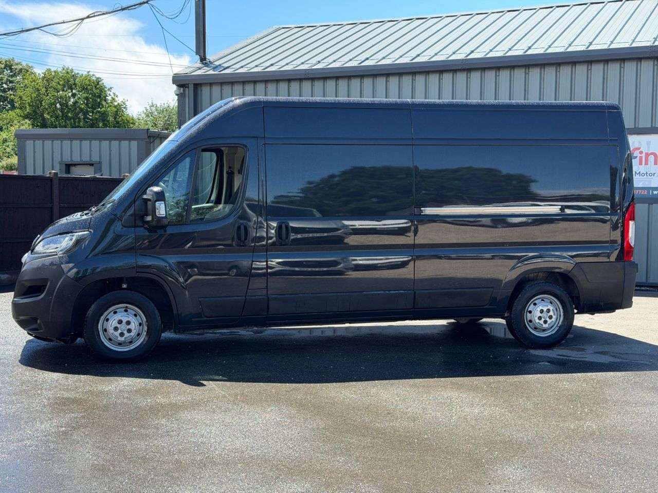 A 2020 PEUGEOT BOXER 2.2 BlueHDi 335 Professional Panel Van 5dr Diesel Manual L3 H2 Euro 6 (s/s) A 2020 PEUGEOT BOXER 2.2 BlueHDi 335 Professional Panel Van 5dr Diesel Manual L3 H2 Euro 6 (s/s)
