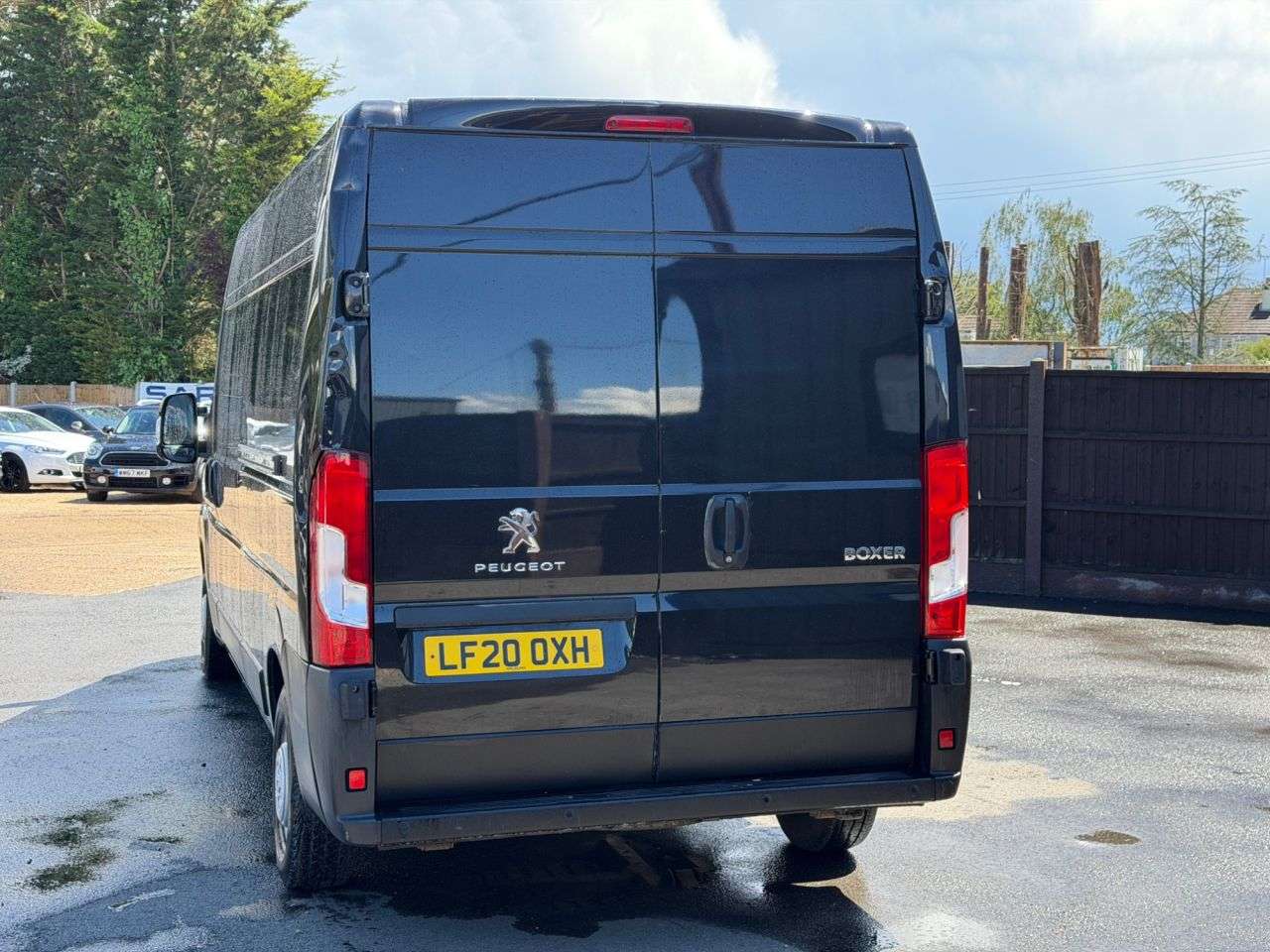 A 2020 PEUGEOT BOXER 2.2 BlueHDi 335 Professional Panel Van 5dr Diesel Manual L3 H2 Euro 6 (s/s) A 2020 PEUGEOT BOXER 2.2 BlueHDi 335 Professional Panel Van 5dr Diesel Manual L3 H2 Euro 6 (s/s)