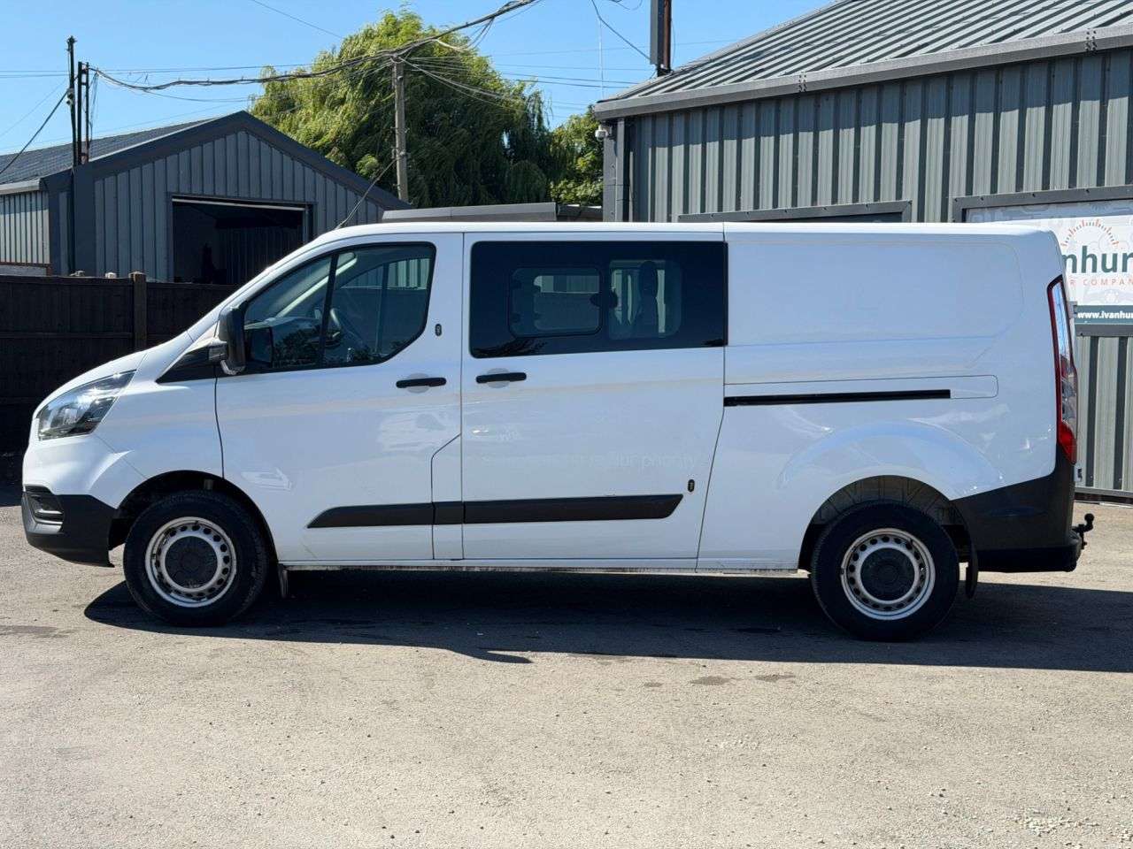 A 2018 FORD TRANSIT CUSTOM 2.0 320 EcoBlue Crew Van Double Cab 5dr Diesel Manual L2 H1 Euro 6 (6 Seat) A 2018 FORD TRANSIT CUSTOM 2.0 320 EcoBlue Crew Van Double Cab 5dr Diesel Manual L2 H1 Euro 6 (6 Seat)