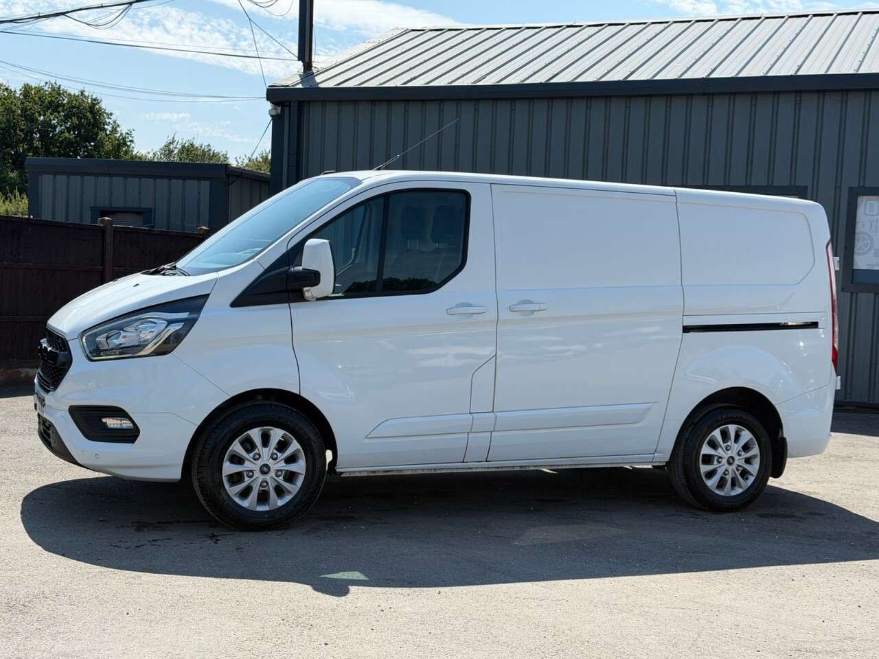 A 2020 FORD TRANSIT CUSTOM 2.0 300 EcoBlue Limited Panel Van 5dr Diesel Manual L1 H1 Euro 6 (s/s) (130 A 2020 FORD TRANSIT CUSTOM 2.0 300 EcoBlue Limited Panel Van 5dr Diesel Manual L1 H1 Euro 6 (s/s) (130
