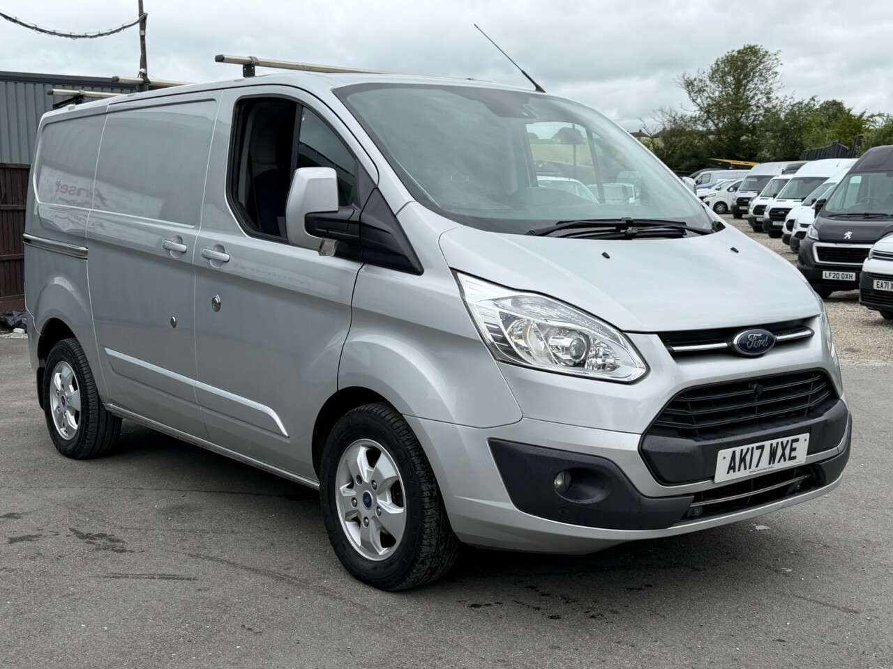 A 2017 FORD TRANSIT CUSTOM 2.0 TDCi 270 Limited Panel Van 5dr Diesel Manual L1 H1 (157 g/km, 128 bhp) A 2017 FORD TRANSIT CUSTOM 2.0 TDCi 270 Limited Panel Van 5dr Diesel Manual L1 H1 (157 g/km, 128 bhp)