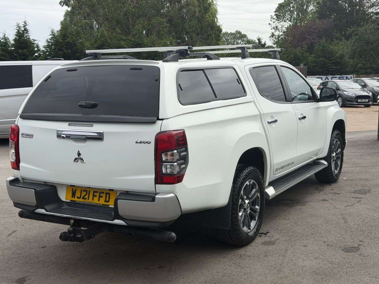 A 2021 MITSUBISHI L200 2.2 DI-D DC Barbarian Pickup Double Cab 4dr Diesel Auto 4WD Euro 6 (s/s) (1 A 2021 MITSUBISHI L200 2.2 DI-D DC Barbarian Pickup Double Cab 4dr Diesel Auto 4WD Euro 6 (s/s) (1