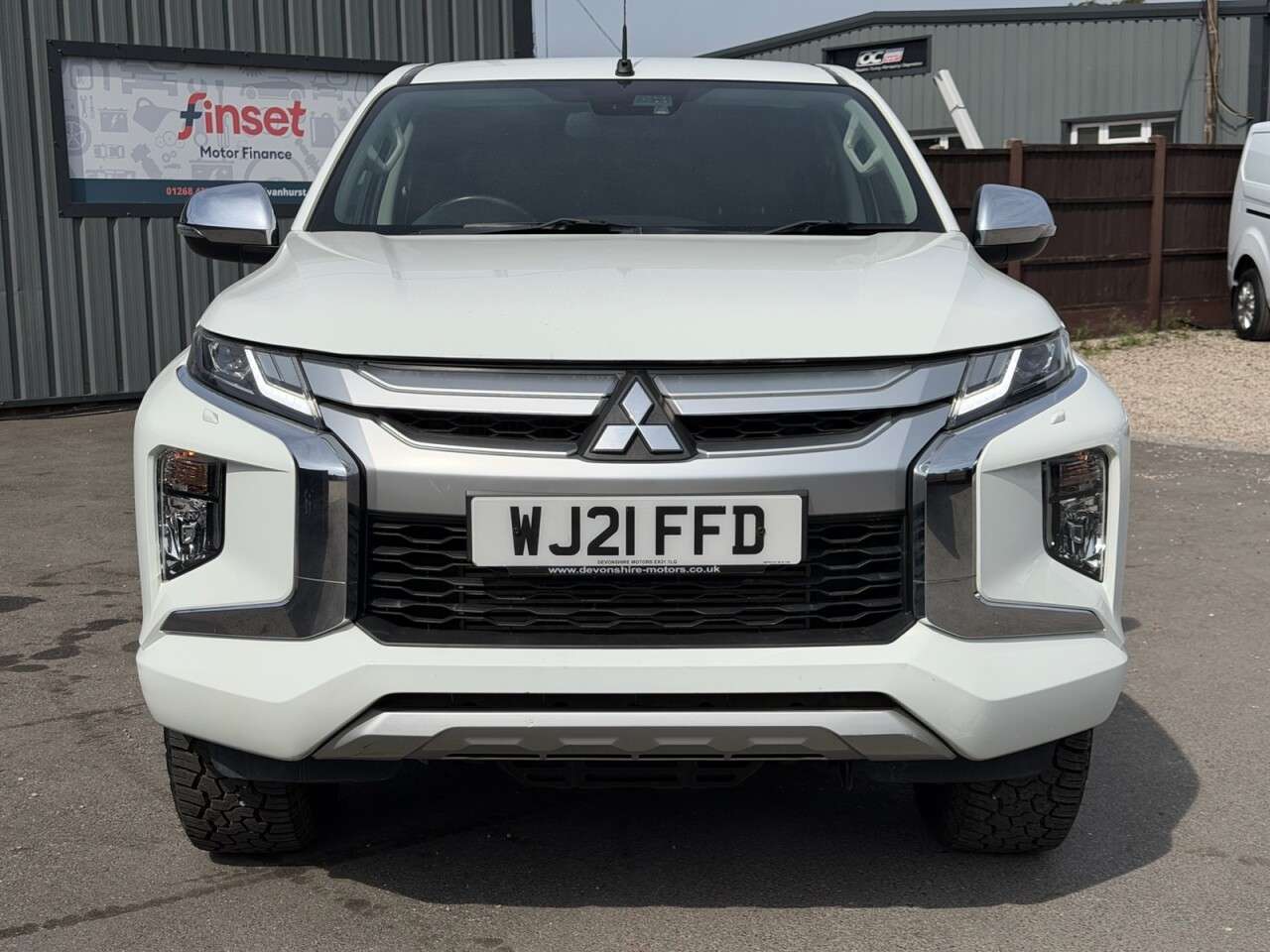A 2021 MITSUBISHI L200 2.2 DI-D DC Barbarian Pickup Double Cab 4dr Diesel Auto 4WD Euro 6 (s/s) (1 A 2021 MITSUBISHI L200 2.2 DI-D DC Barbarian Pickup Double Cab 4dr Diesel Auto 4WD Euro 6 (s/s) (1