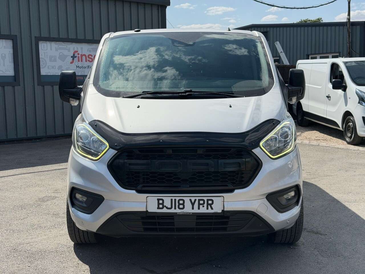 A 2018 FORD TRANSIT CUSTOM 2.0 300 EcoBlue Limited Panel Van 5dr Diesel Manual L2 H1 Euro 6 (130 ps) A 2018 FORD TRANSIT CUSTOM 2.0 300 EcoBlue Limited Panel Van 5dr Diesel Manual L2 H1 Euro 6 (130 ps)