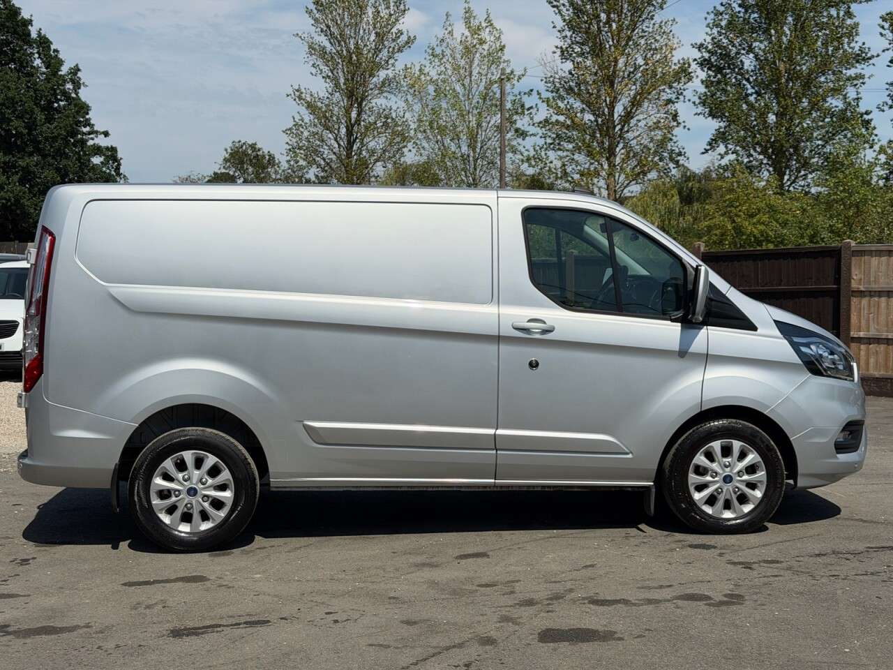 A 2023 FORD TRANSIT CUSTOM 2.0 280 EcoBlue Limited Panel Van 5dr Diesel Manual L1 H1 Euro 6 (s/s) (130 A 2023 FORD TRANSIT CUSTOM 2.0 280 EcoBlue Limited Panel Van 5dr Diesel Manual L1 H1 Euro 6 (s/s) (130